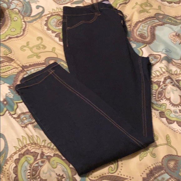 Clothes - Picture 4 of 5